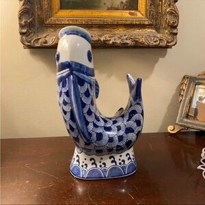 Large chinoiserie blue and white fish mouth vase EUC